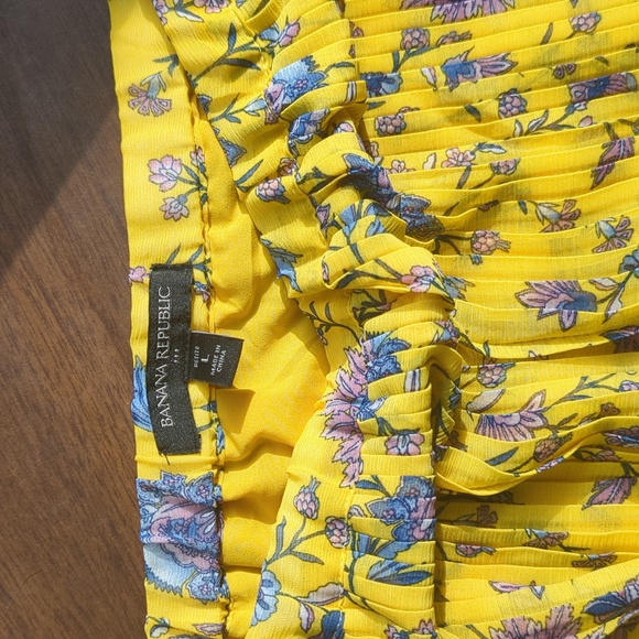 Banana Republic Pleated Floral Print Tiered Fit-and-Flare Petite Large - Picture 2 of 4